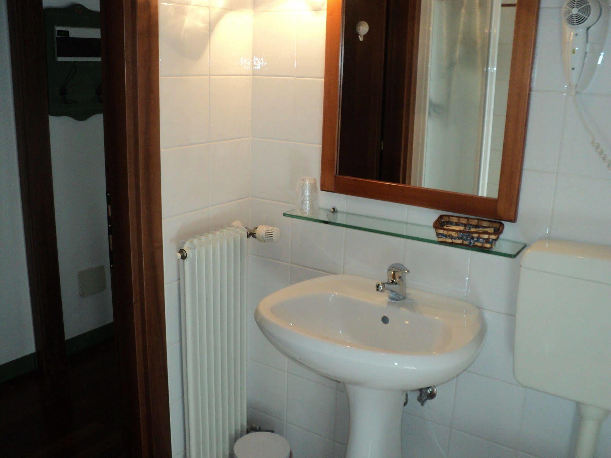 Albergo La Bersagliera Noventa di Piave Esterno foto